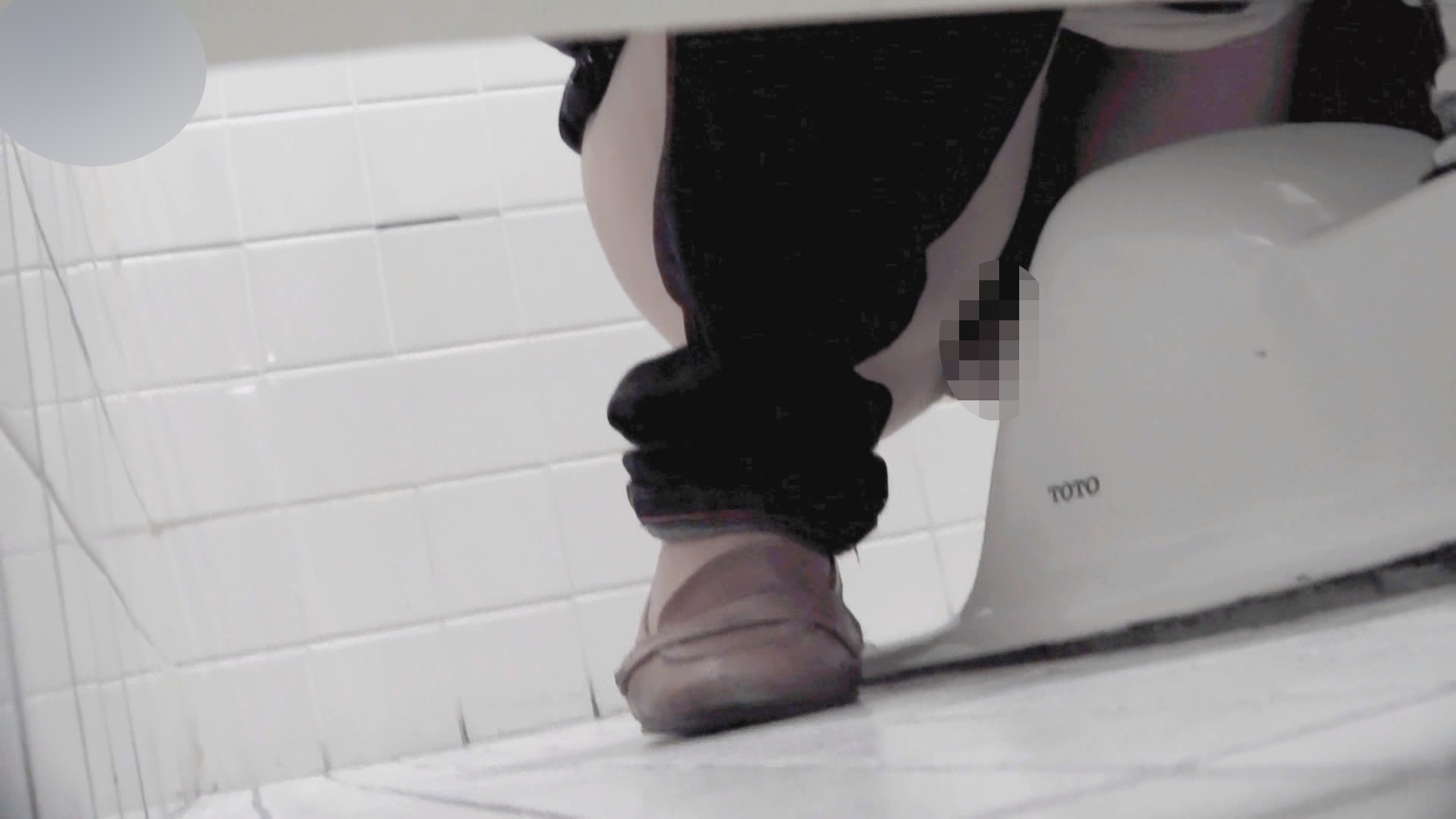 お銀さんの洗面所突入レポート！！ Vol.64黒髪の美人のうんこボトボト目撃！