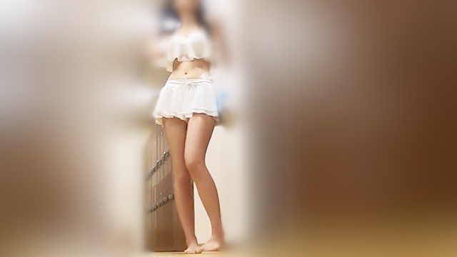 実録更衣室盗撮 Vol.22 ～女大生カップル、可愛い彼女編～